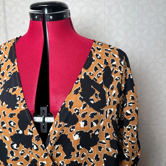 NWT Eloquii Elements Peplum Cheetah Print Top Size 18 - Picture 4 of 8